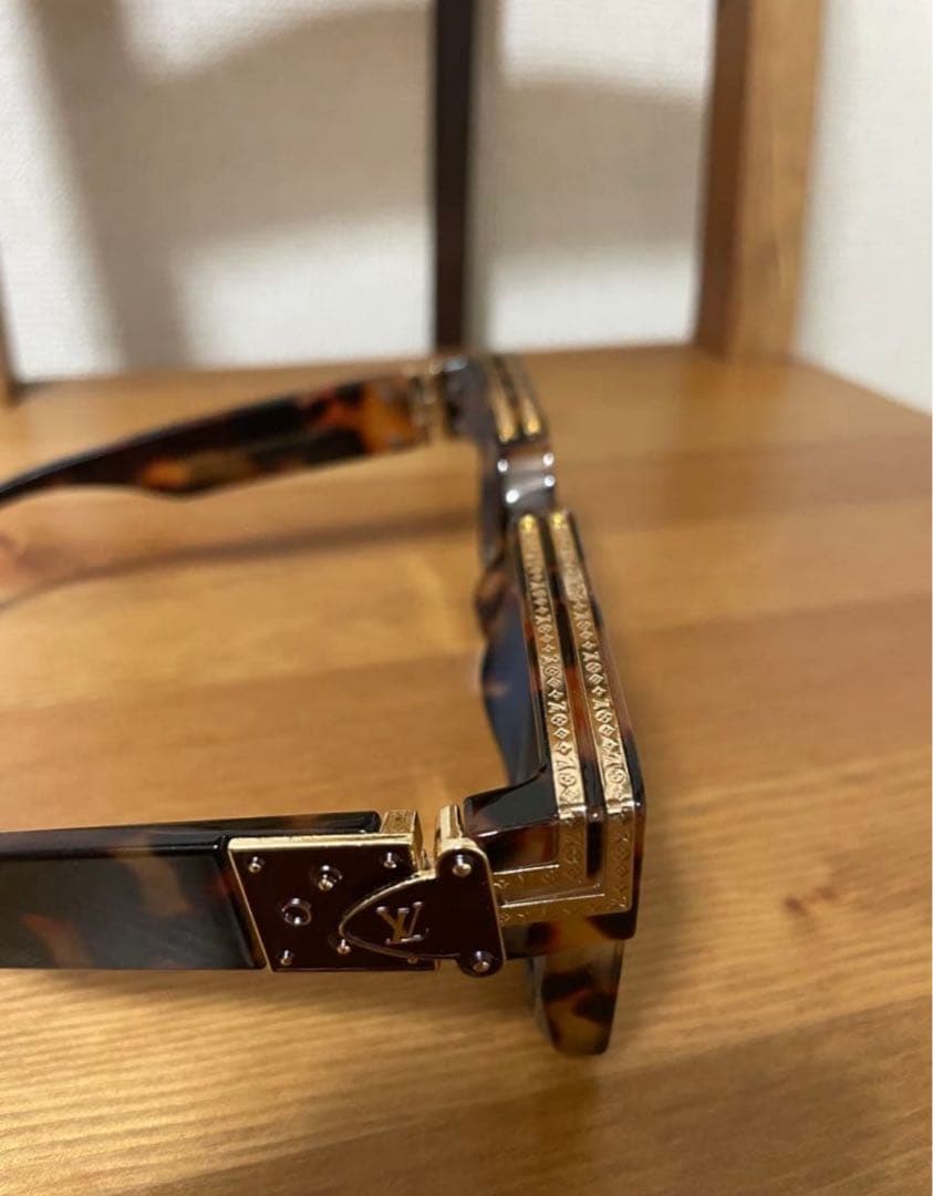 l*9様 美品 Louis Vuitton ミリオネア サングラス トータスシェ
