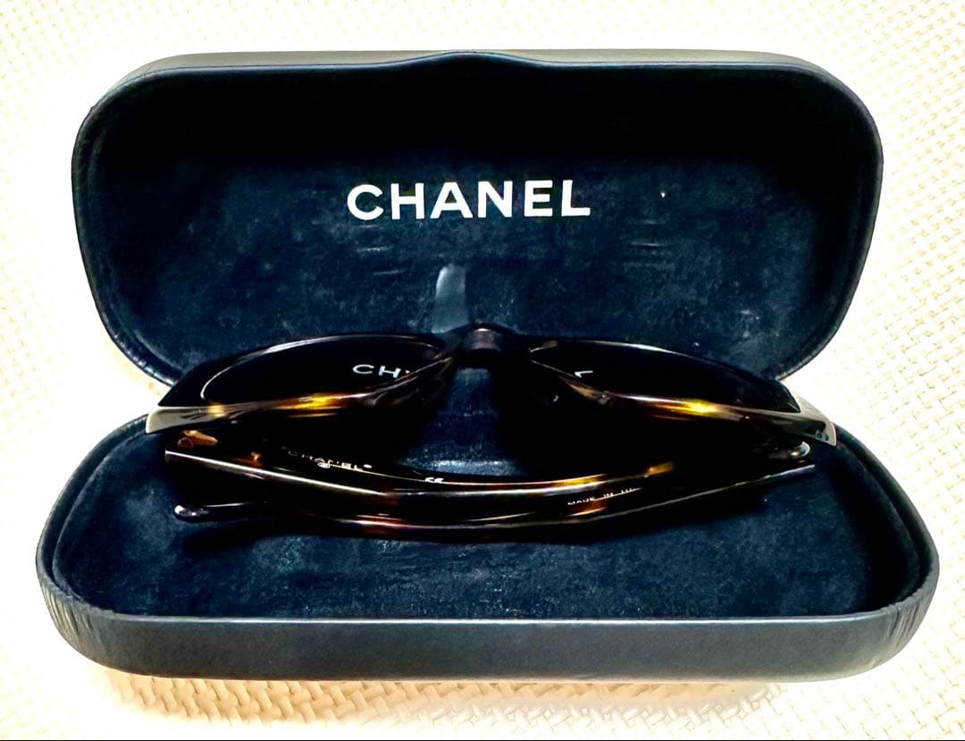 CHANELケース付きヴィンテージサングラス