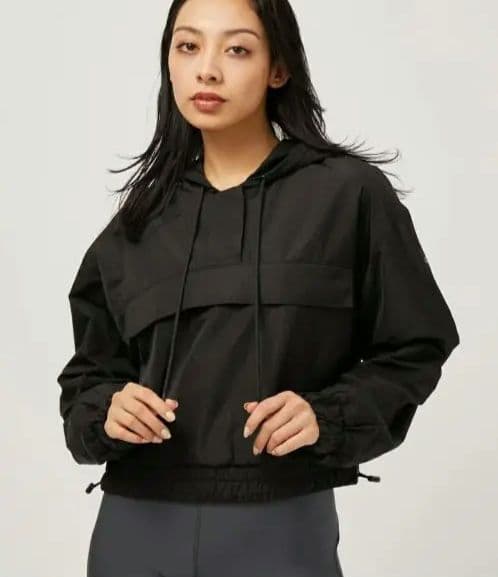 alo　yoga アロ　アロー　パーカー　トップス　クロップド丈　ナイロン　xs