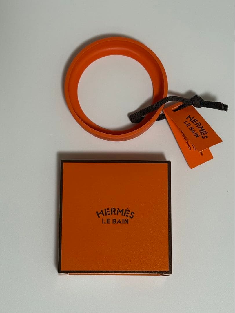 未使用品 HERMES 300mL ラバー・紙袋付き