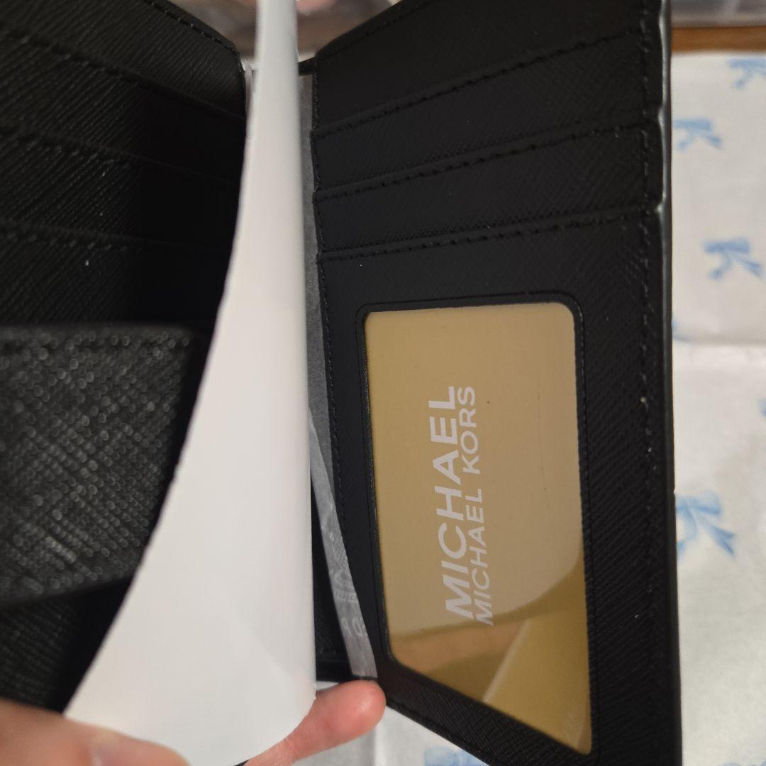 【新品未使用】MICHAEL KORS ブラック レザー タグ付き 2つ折り財布