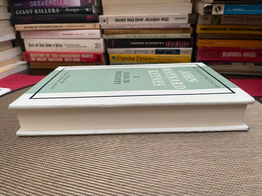 洋書 John Maynard Keynes Essays in Biography