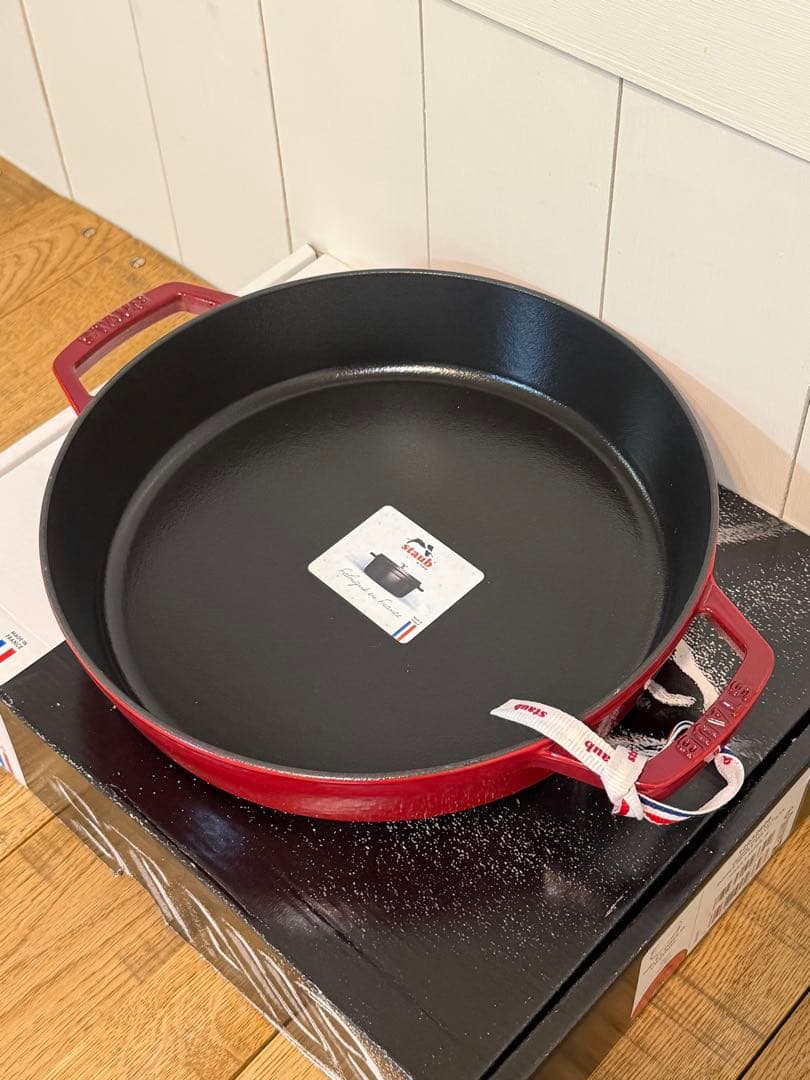新品 ストウブ 両手フライパン 26cm チェリー 40511-727