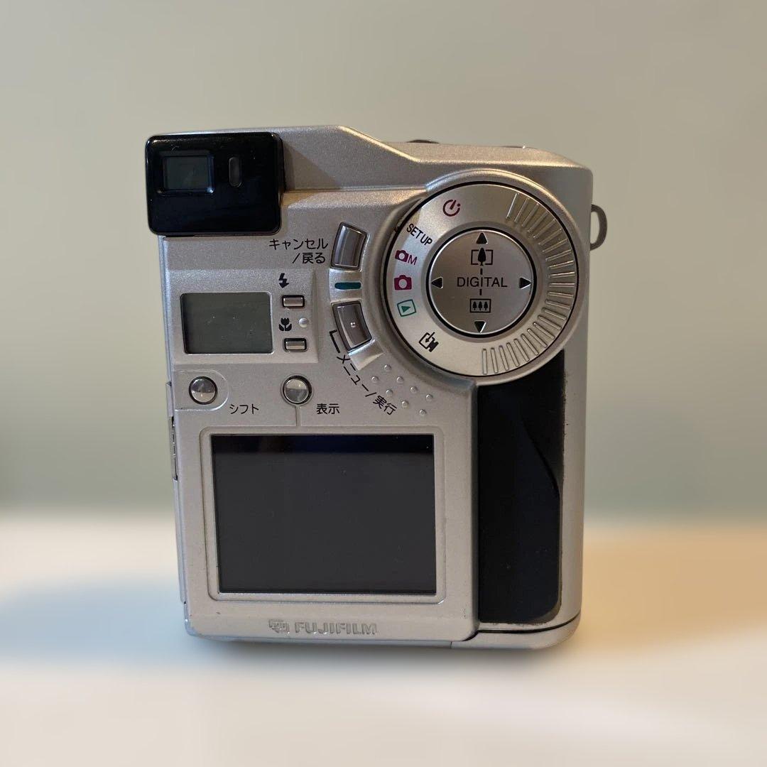 ★美品　FUJIFILM FinePix2700