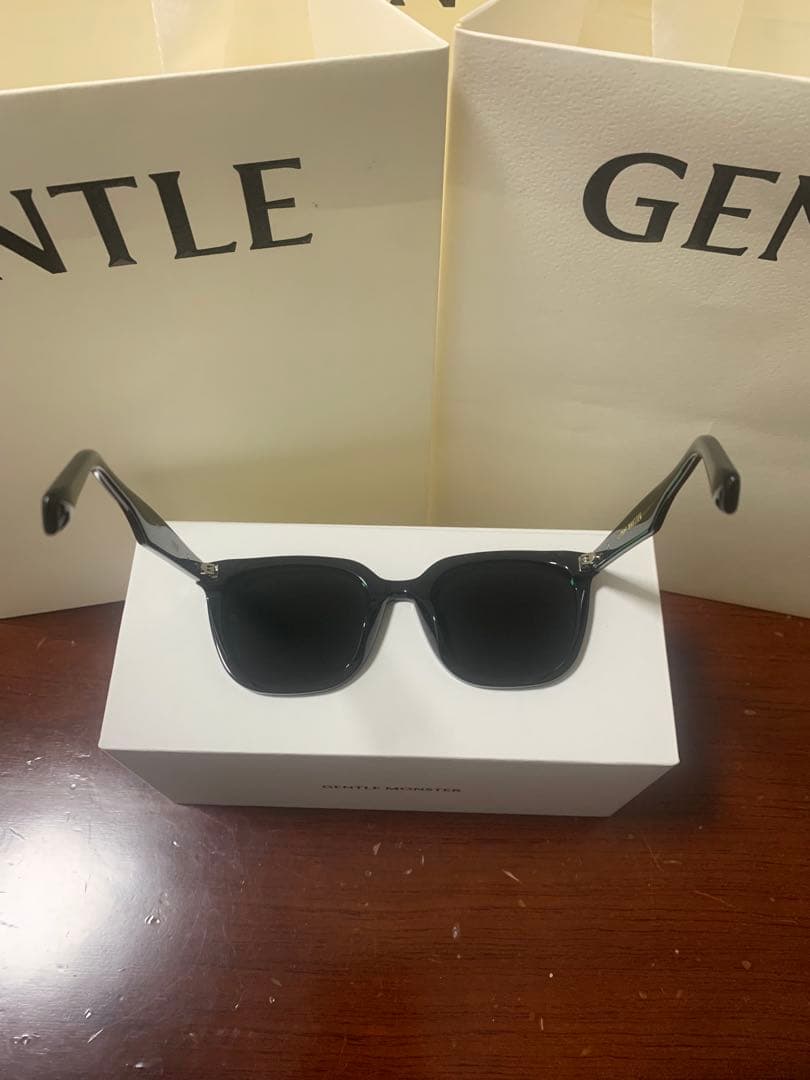Gentle Monster lilit 黒　ジェントルモンスター