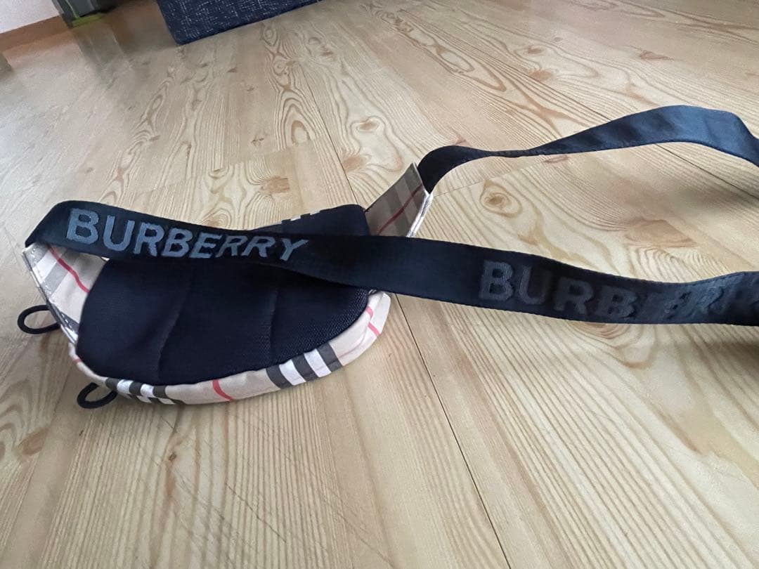 BURBERRY バーバリー ウエストポーチ 箱 袋 リボン タグあり