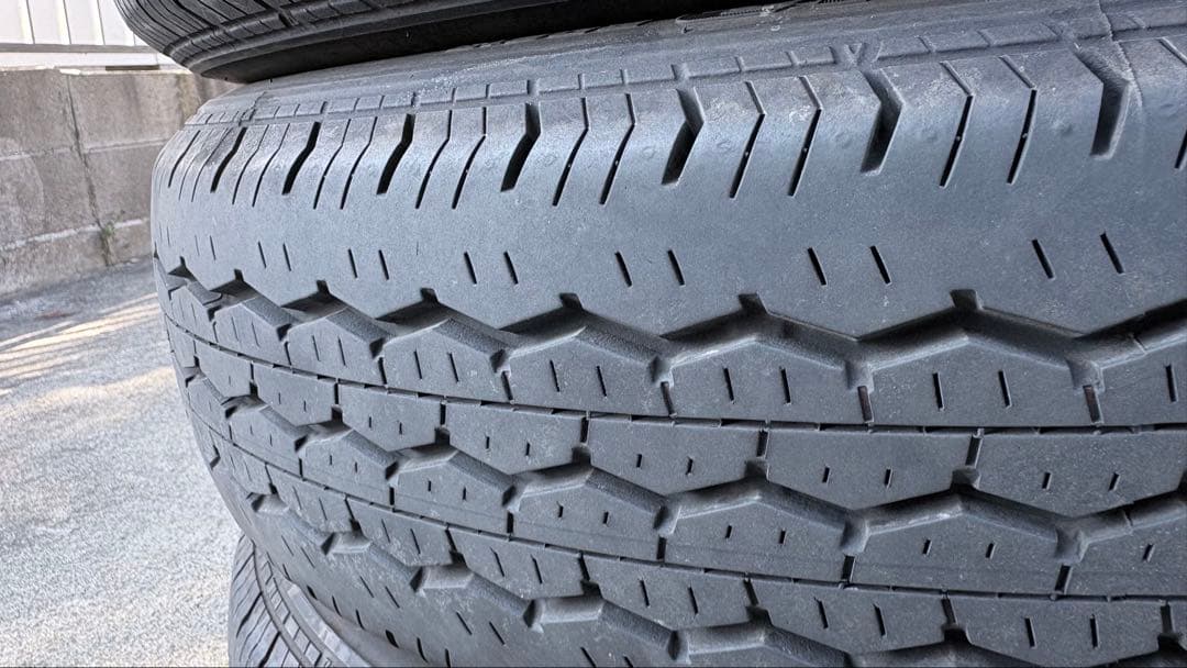 バリ溝! 195/80R15 BRIDGESTONE エコピア ハイエース
