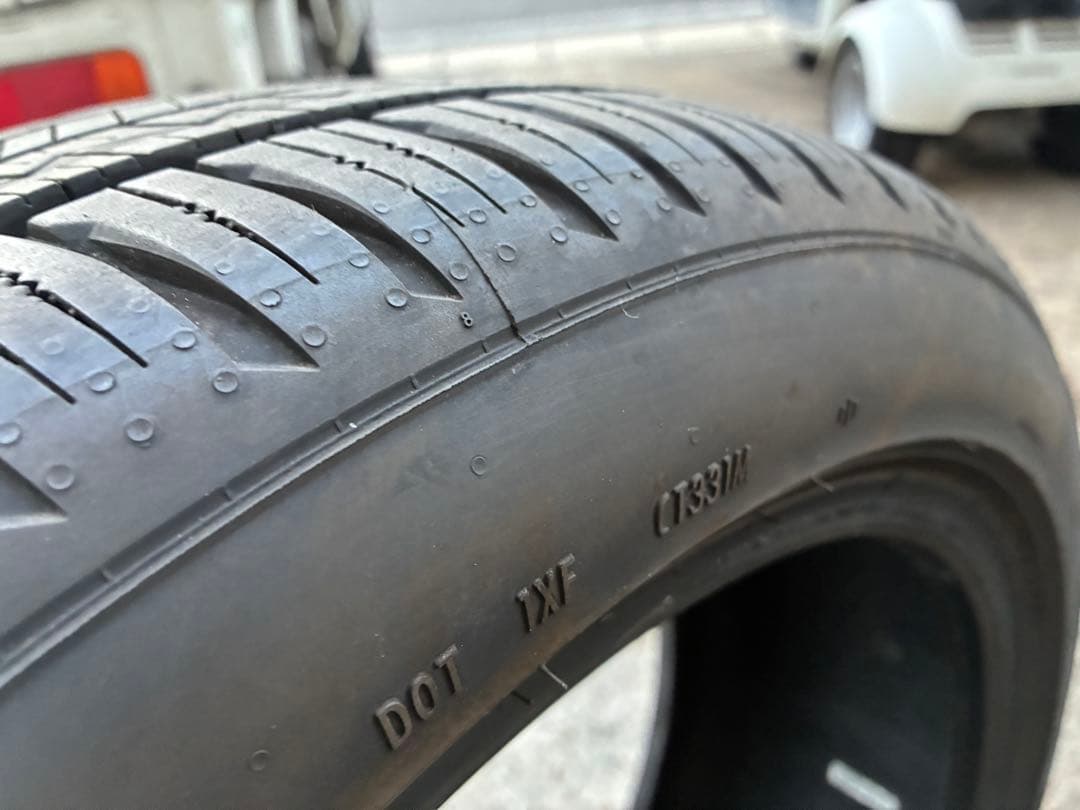 Pirelli 215/45R17 夏タイヤ　1000キロ程度使用　プリウス
