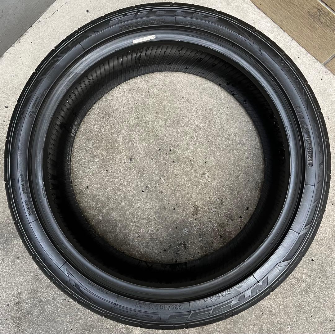 専用　 うっすらイボ　24年製　NITTO NT555 225/40R18