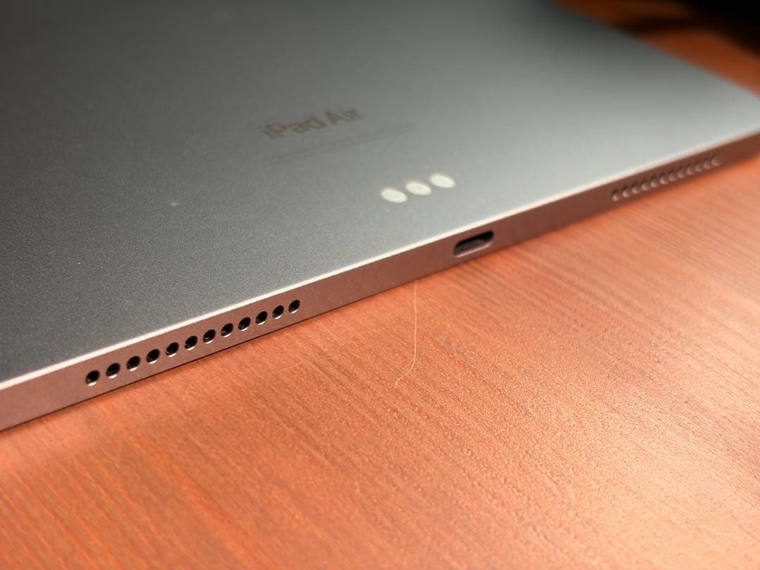 iPad Air M2 11インチ＋Logicool キーボード（ケース付き）