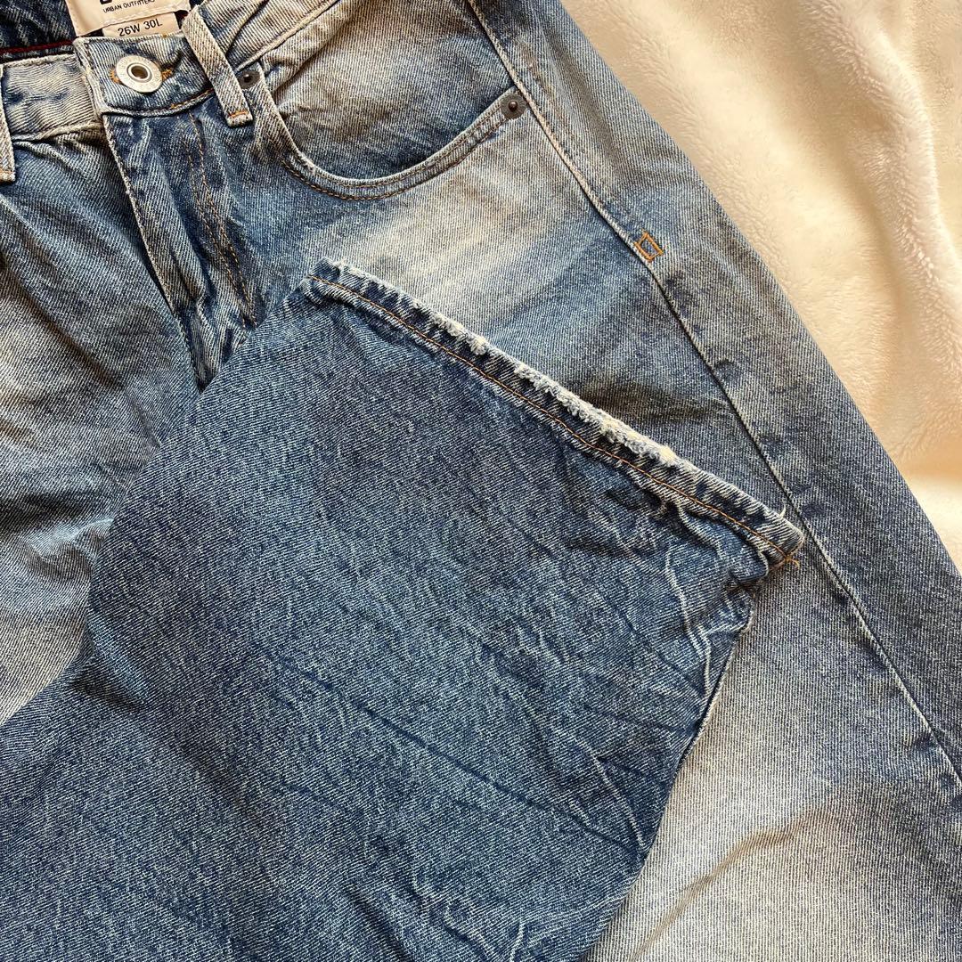 Urban Outfitters BDG ジーンズ　ダメージ