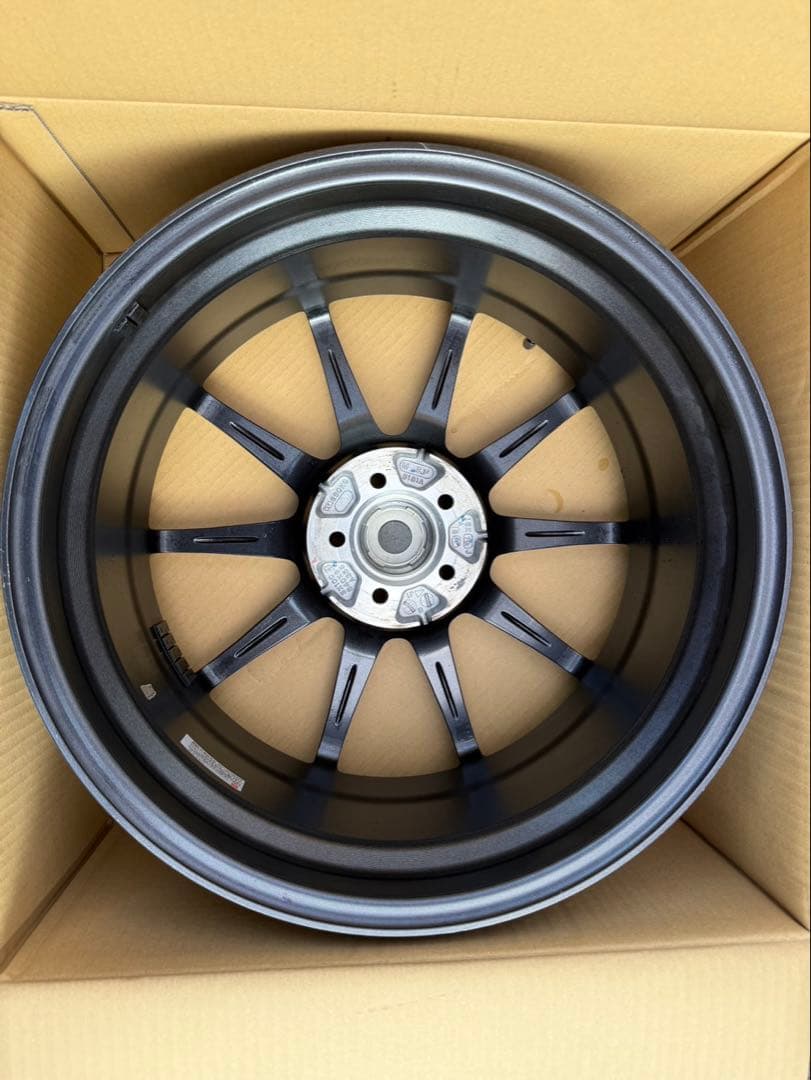使用半年　美品　POTENZA SW010 18インチ