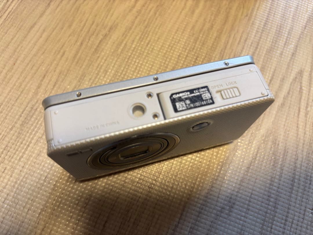 CASIO EXILIM EX-ZR60シルバー 本体