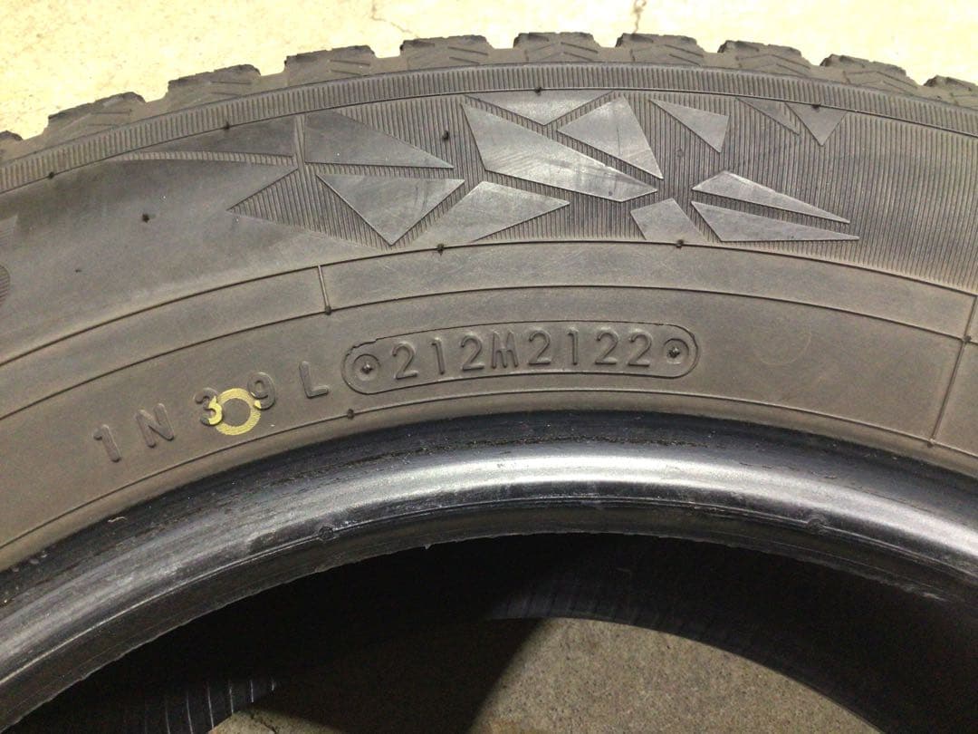 深溝 激安 205/65R15 トーヨー GIZ2 スタッドレス 4本 送料込み