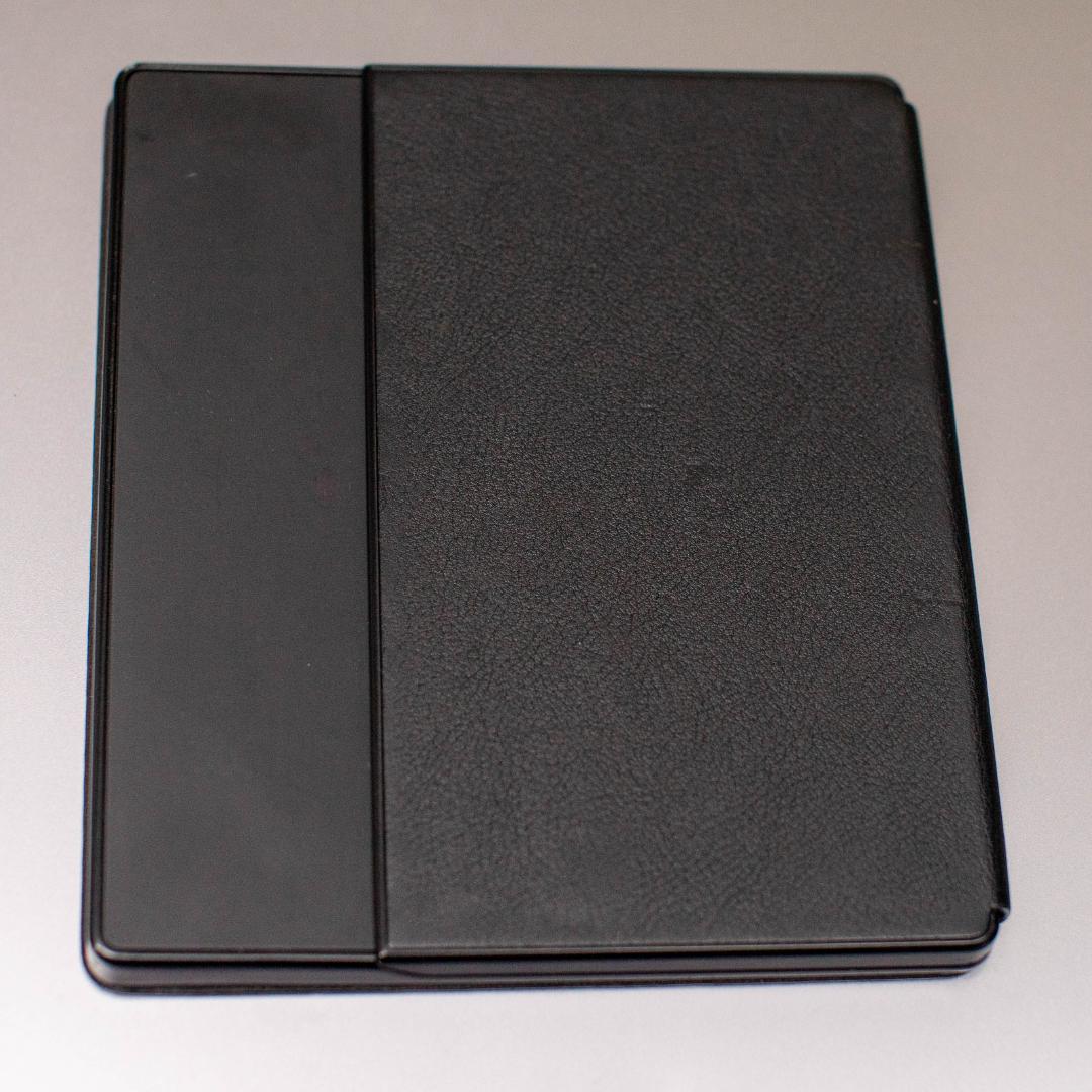 Kindle Oasis 8世代 本体(訳アリ)＋純正バッテリー内蔵革カバー