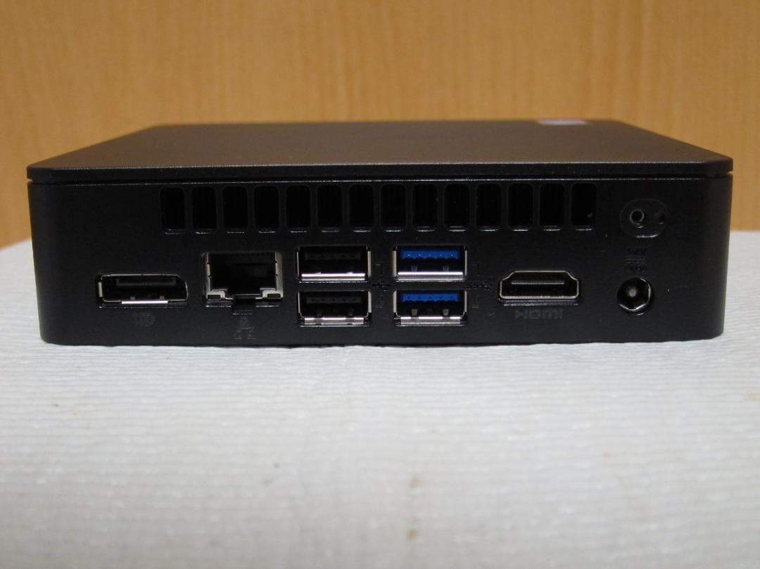 OS搭載。INTEL NUC11ATKPE メモリ8GB SSD256GB