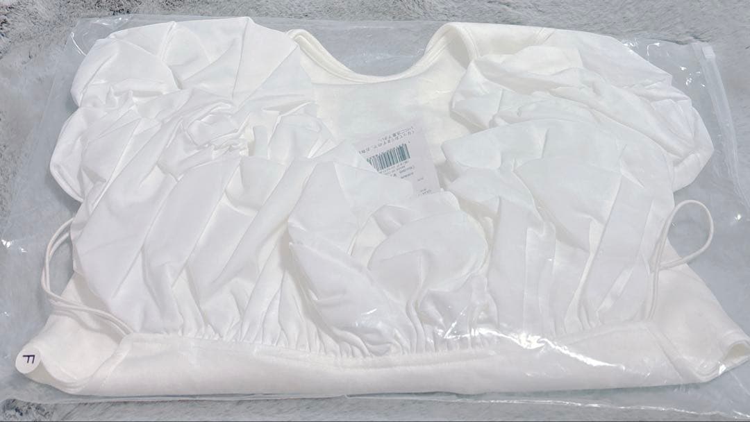 新品 ホワイトフリルオフショルダーキャミソール