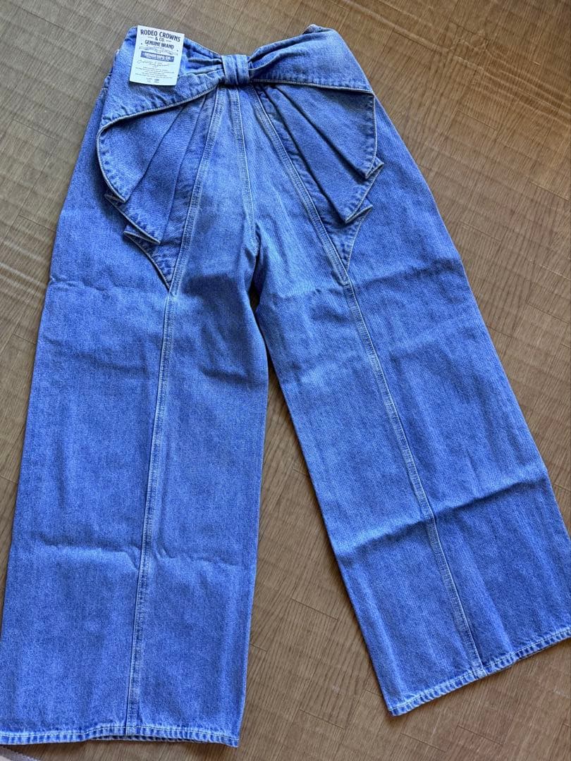 リボン付きワイドレッグデニム大人気のデニムRODEO CROWNS WIDE新品