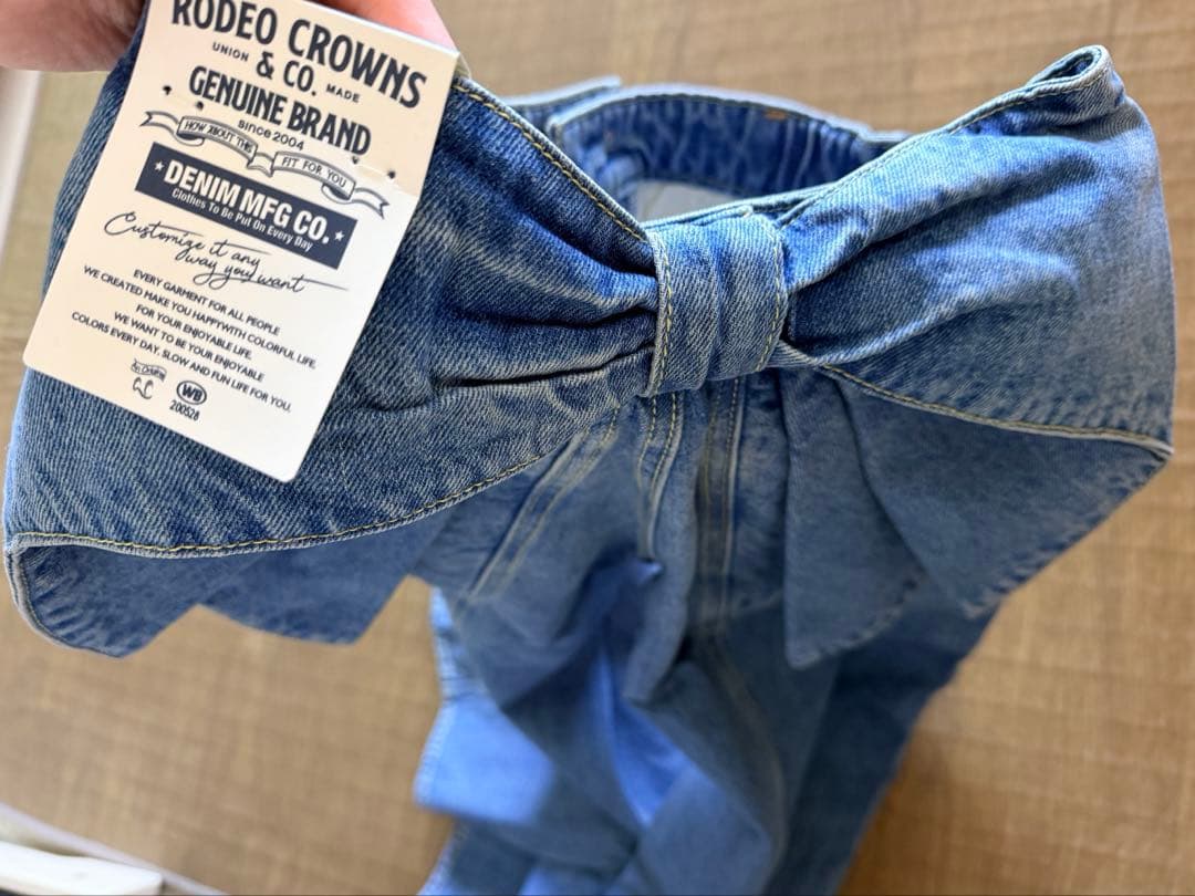 リボン付きワイドレッグデニム大人気のデニムRODEO CROWNS WIDE新品