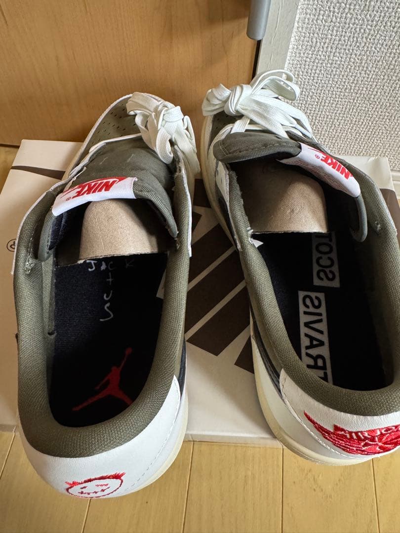 Air Jordan 1 Low Travis Scott リバースオリーブ