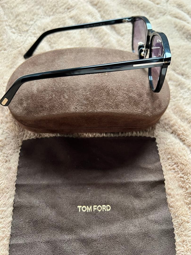 TOM FORD ブラック サングラス ケース付き