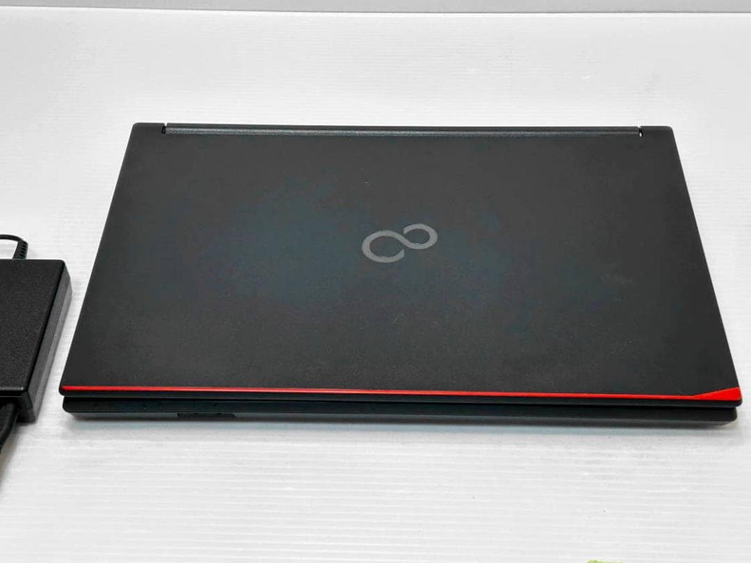 m*n様 第8世代Core i5 LIFEBOOK A579/B