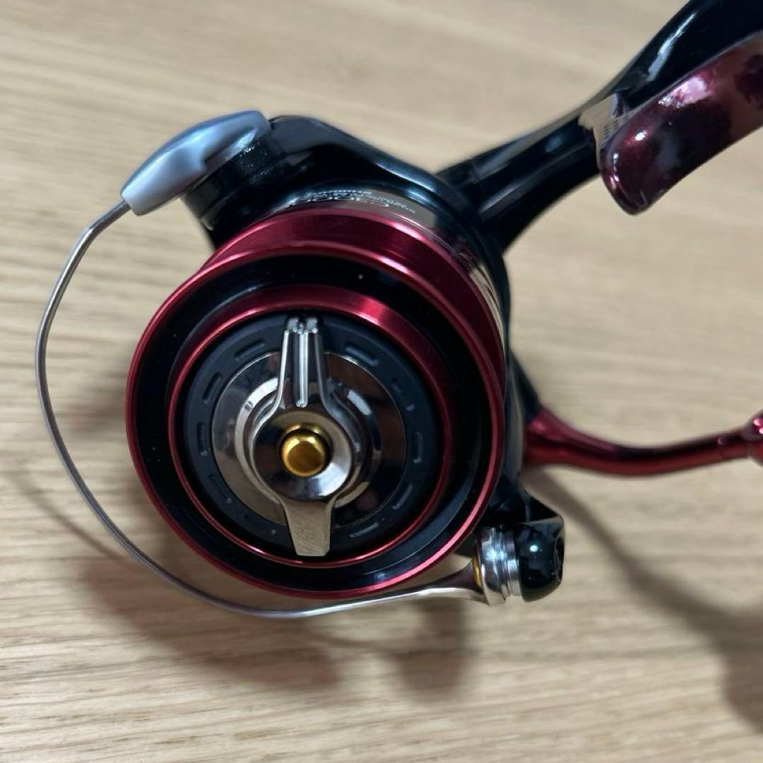 SHIMANO BB-X Larissa C3000D スピニングリール