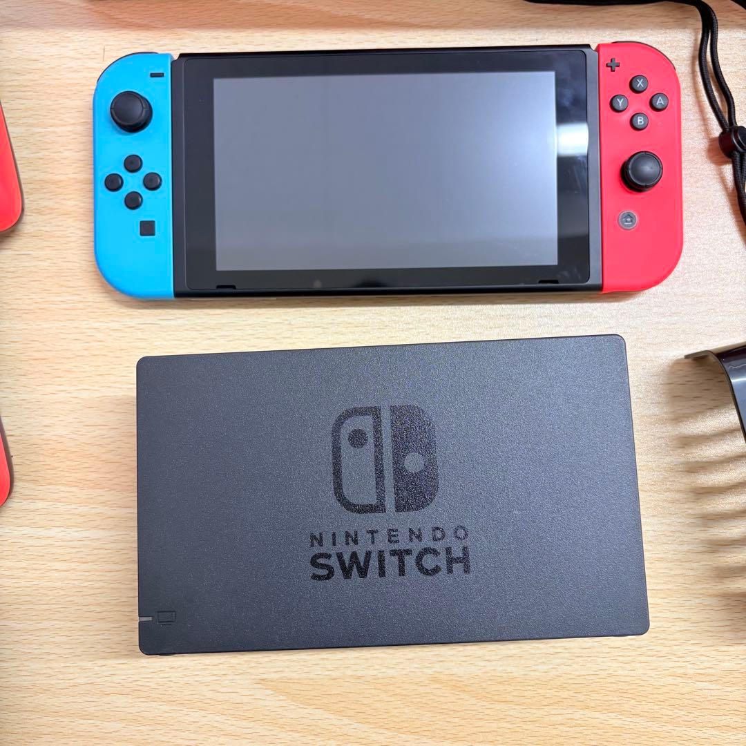 Nintendo Switch 本体＋純正付属品一式＋外付けコントローラー3点