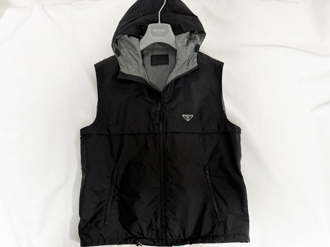 正規品★PRADA Re-Nylon フードベスト SGB461【50】