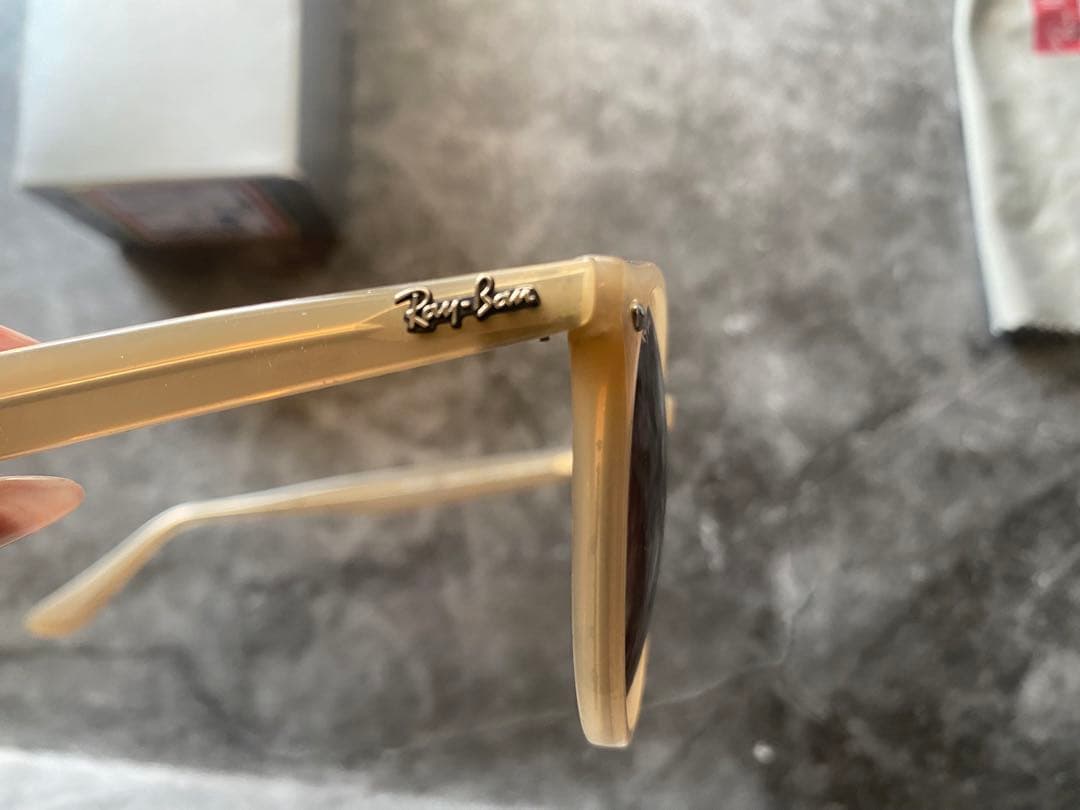 Ray-Ban ベージュフレーム サングラス