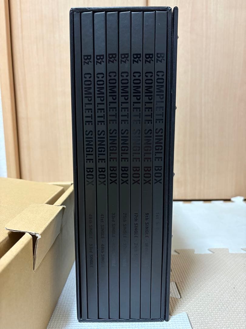 邦楽 B'z COMPLETE SINGLE BOX(Black Edition)