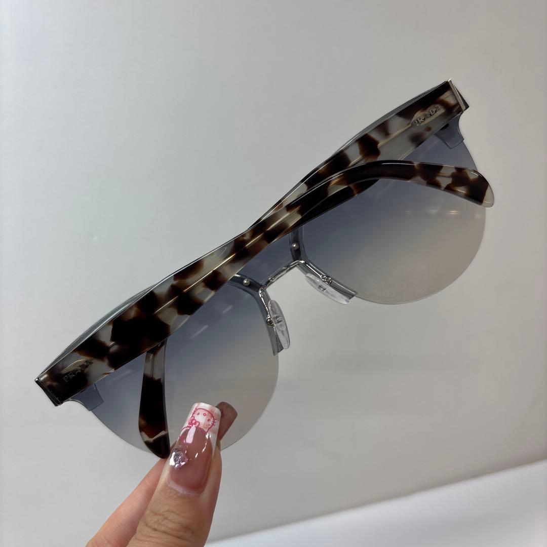 PRADA プラダサングラスSPR04U
