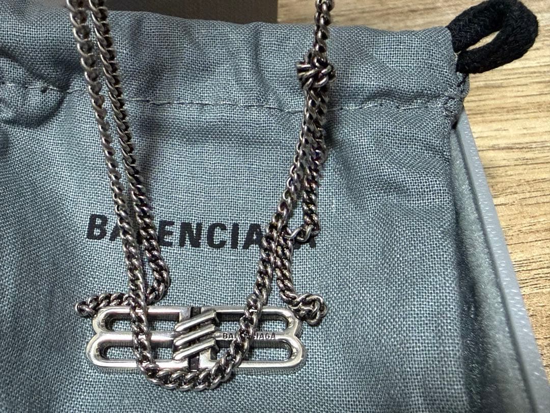 °)balenciaga BB ICON TANGLED NECKLACE