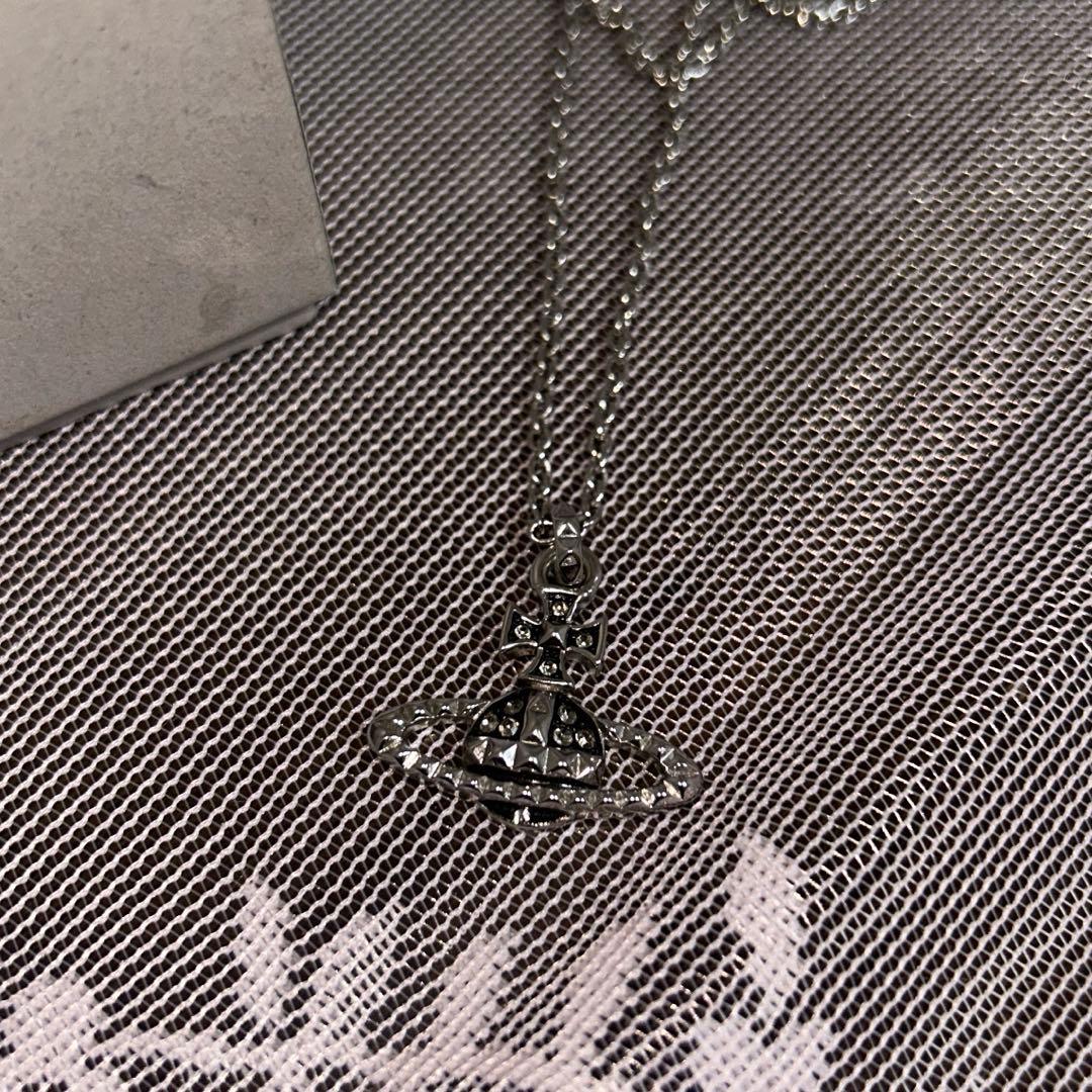 ヴィヴィアン Vivienne Westwood バスレリーフ ネックレス 黒