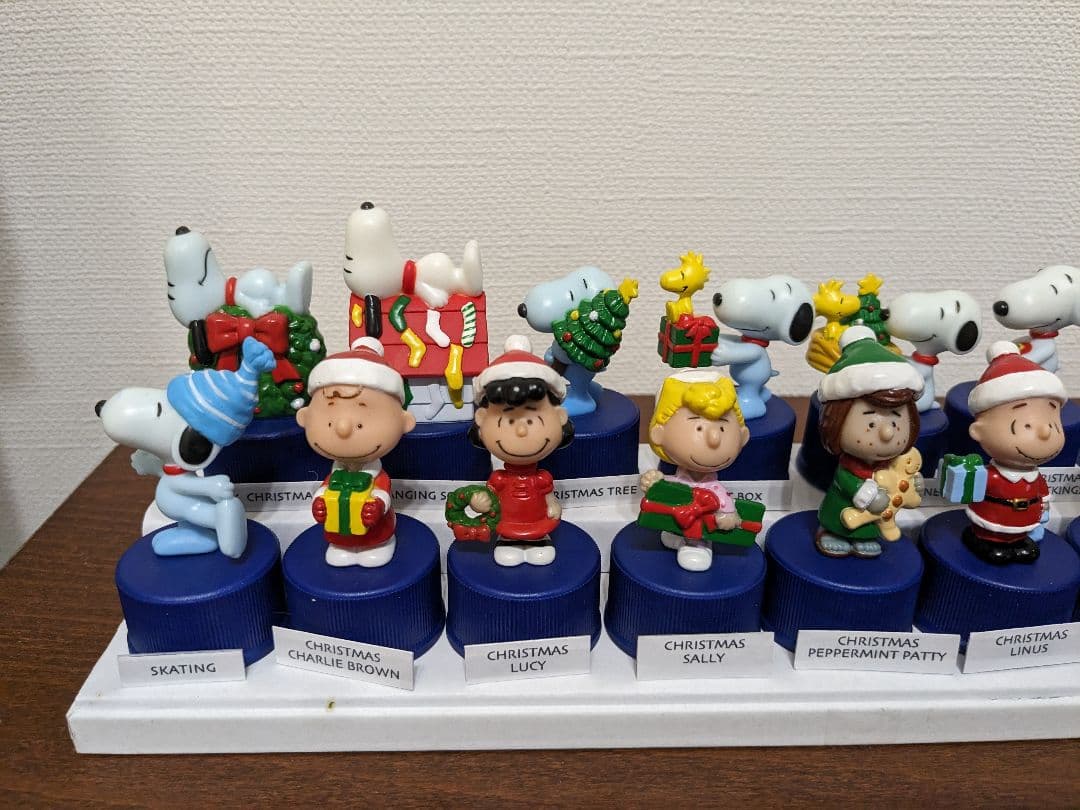 スヌーピーボトルキャップ　コンプリート