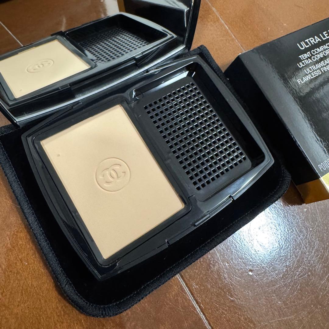 CHANEL ウルトラ ル タン コンパクトB10