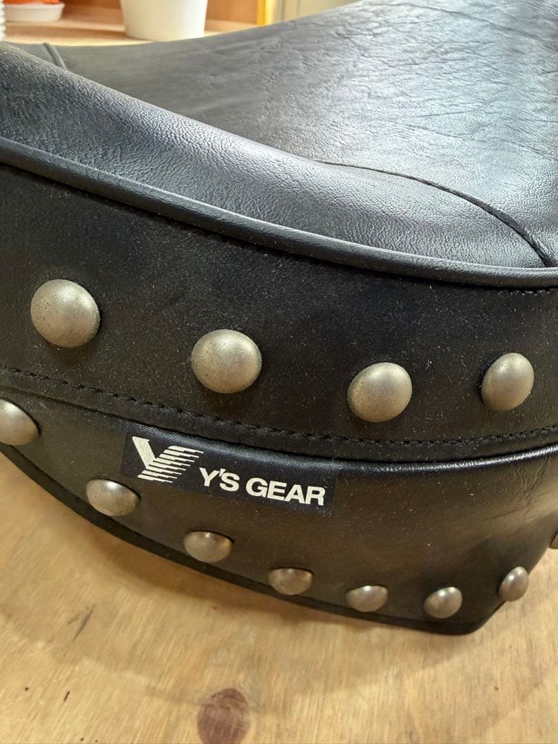 Y's Gear スタッズ付きシート 黒