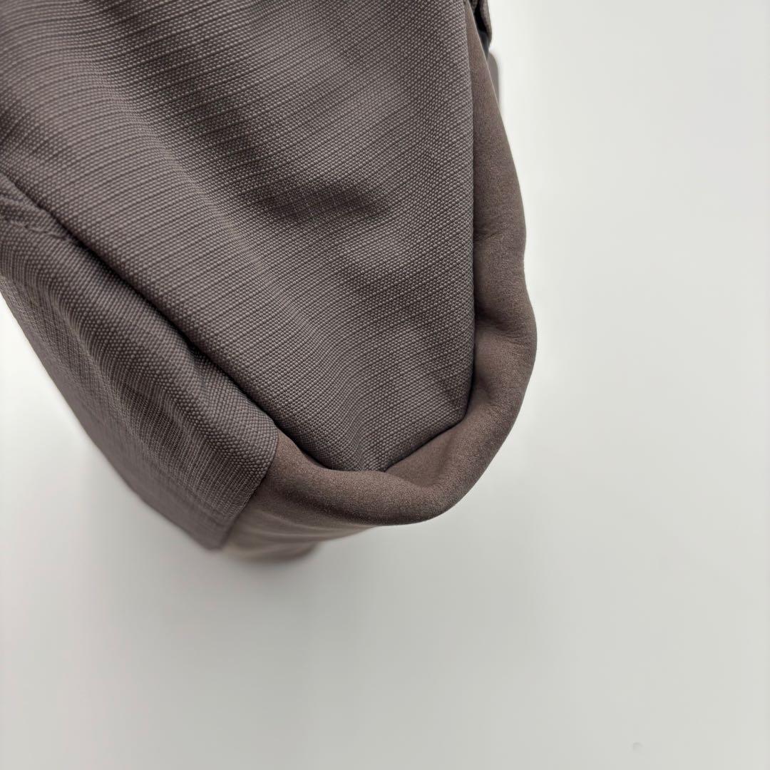 bellroy ベルロイ Sling Mini Premium ボディバッグ