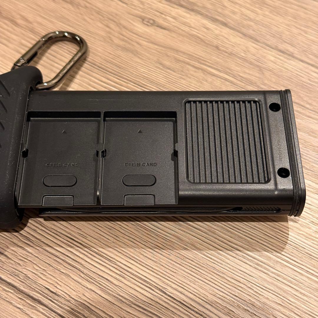 【極美品】 PGYTECH CreateMate 高速カードリーダー内臓ケース