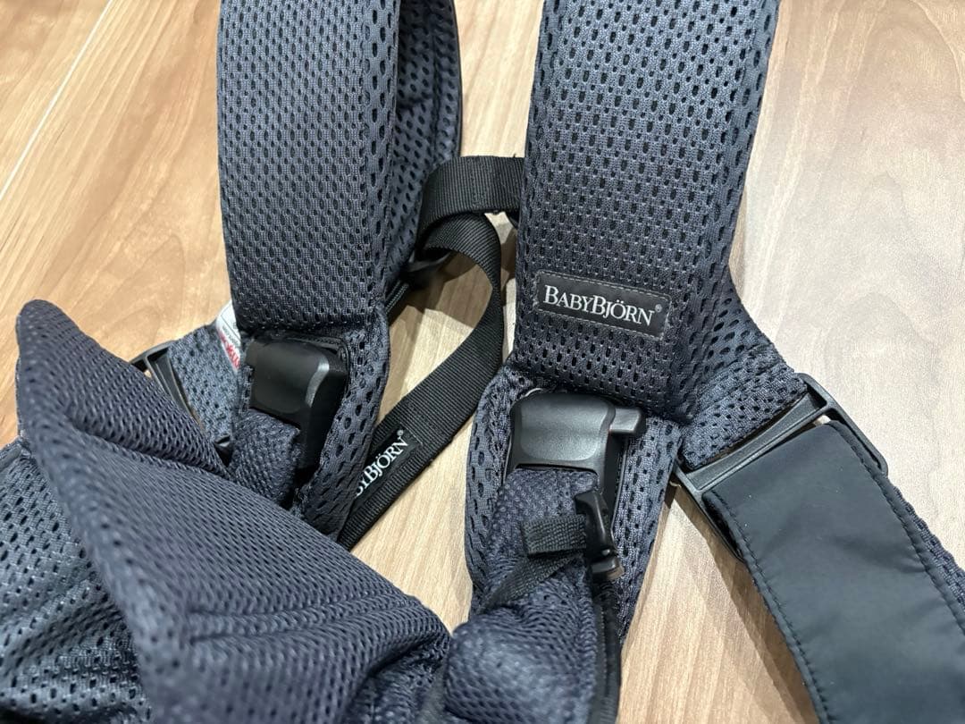 【ほぼ未使用】BABYBJÖRN ONE KAI Air 抱っこ紐 グレー系