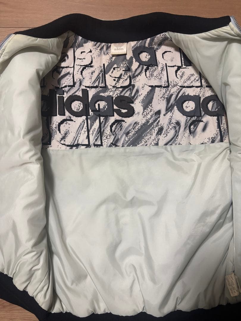 adidas シルバー キルティング ベスト