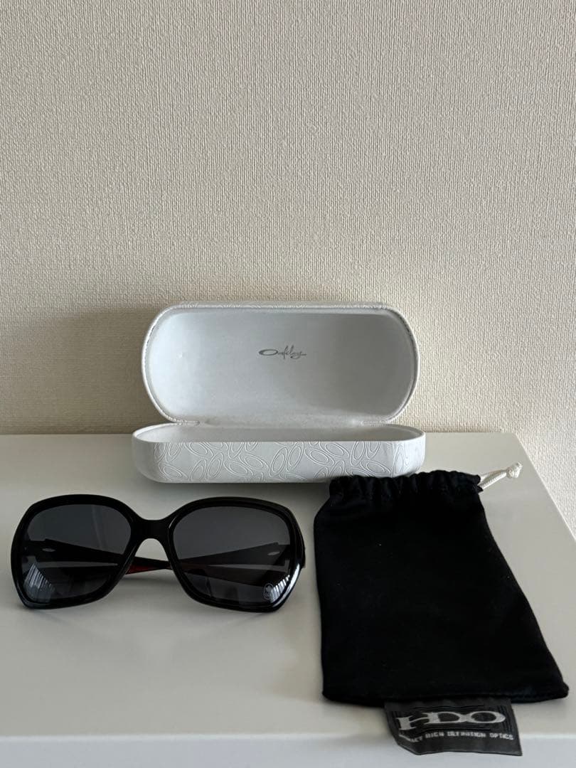 Oakley オークリー　サングラス