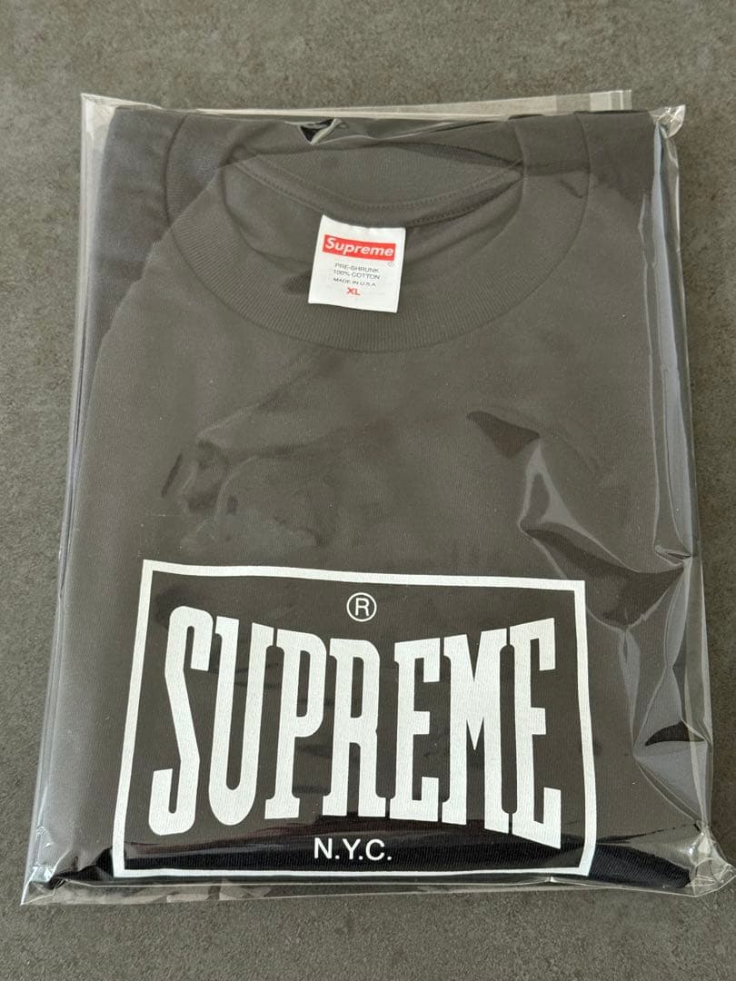 【新品】supreme Tシャツ　ブラック