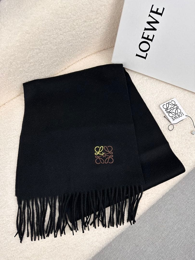 LOEWE ブラック マフラー　カシミヤ フリンジ付き　30×180㎝