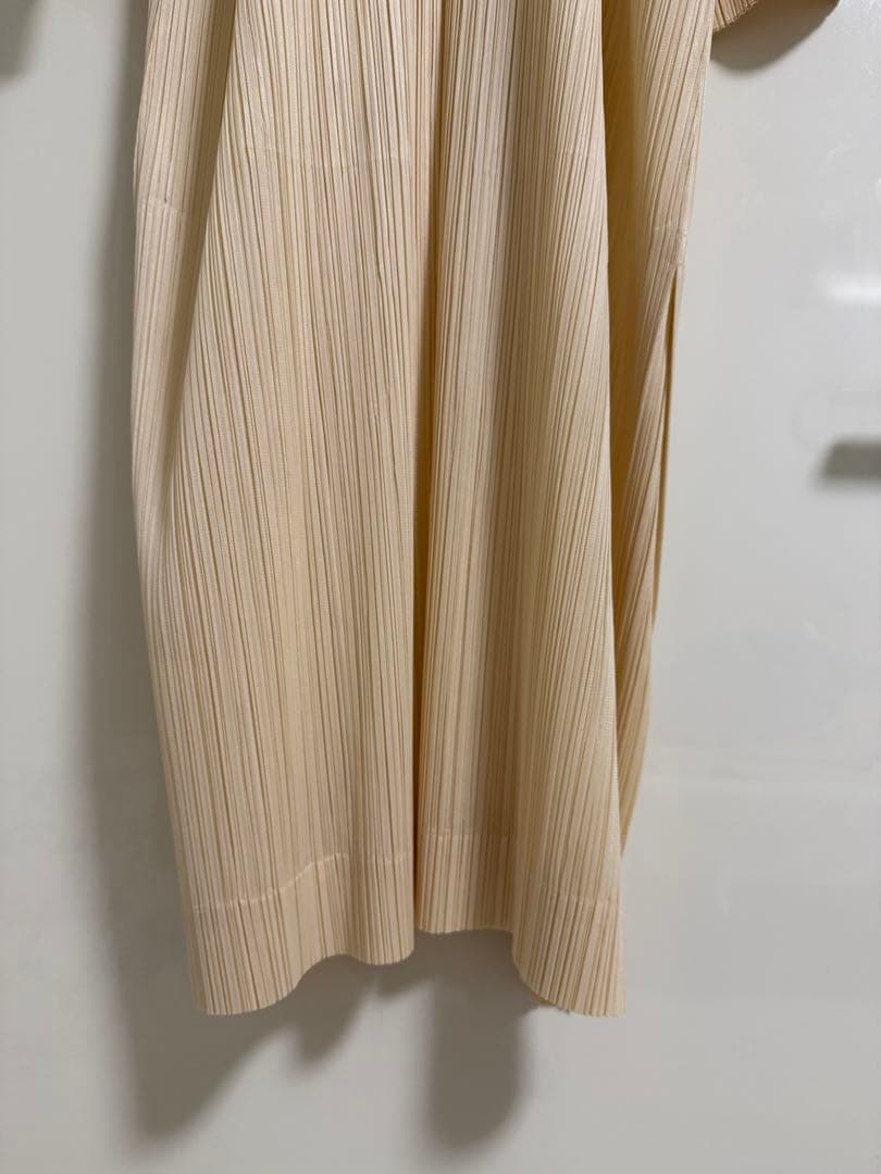 PLEATS PLEASE ISSEY MIYAKEフード付きロングコート