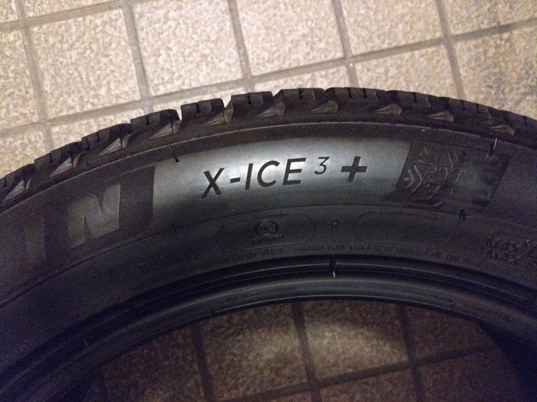 【値下げ】225/50R17 スタッドレス2本 ミシュラン X-ICE3+ ①