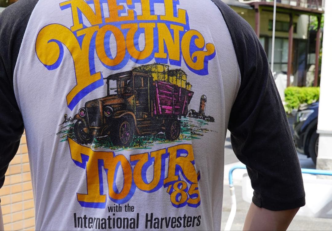 本日80s NEIL YOUNG ラグランTシャツ　ヴィンテージ　バンドTシャツ