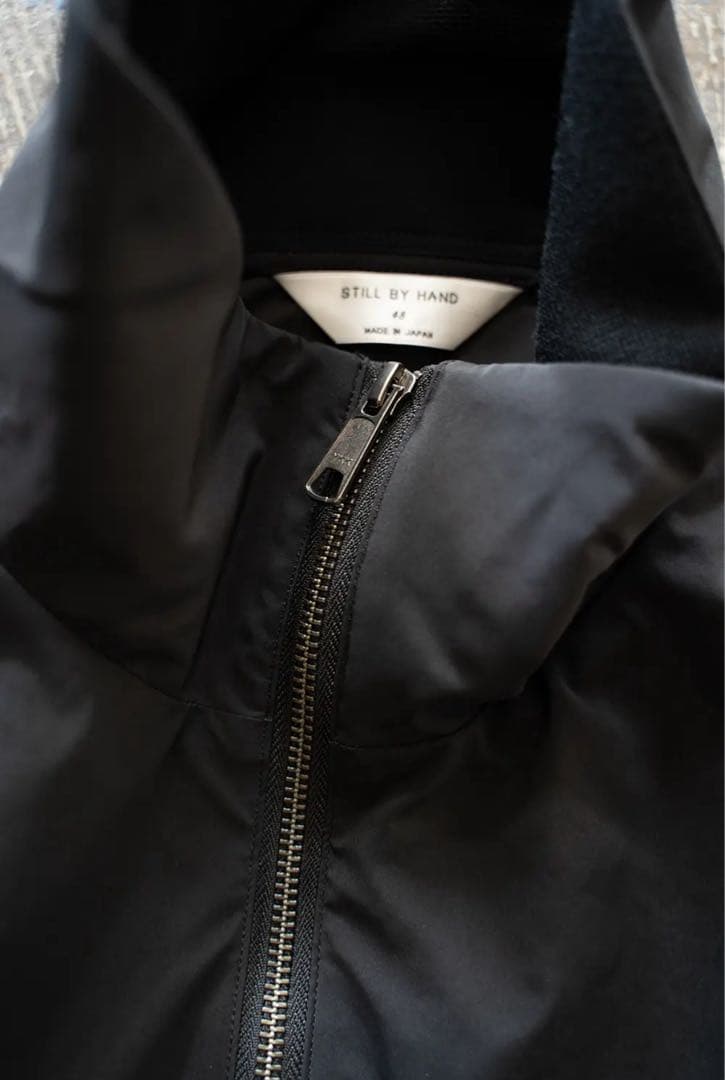 STILL BY HAND ハイネックジップブルゾン 黒 50