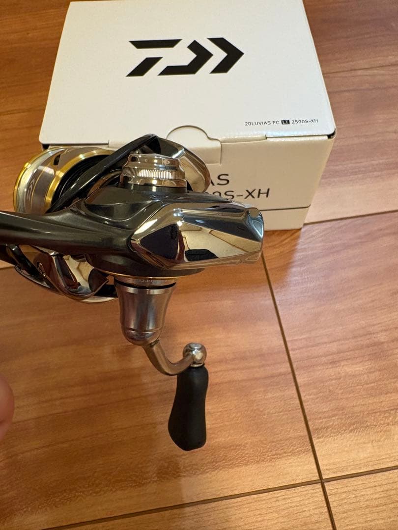 DAIWA 20ルビアスFC LT2500S-XH スピニングリール