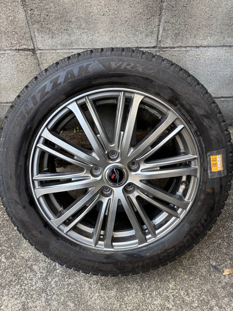 BLIZZAK VRX2 スタッドレスタイヤ 215/55R17 2024年製
